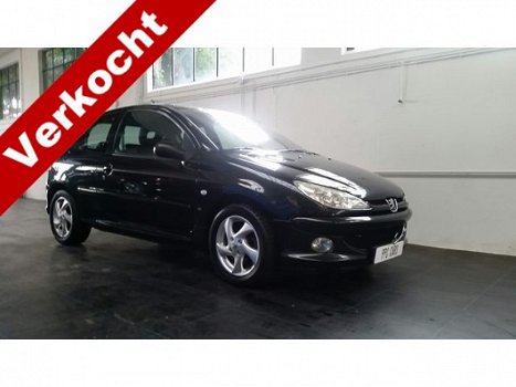 Peugeot 206 - 1.6-16V GENTRY PREMIUM Leer, weinig echte KM NAP, Clima, 5DRS, APK , DEALER - 1