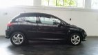 Peugeot 206 - 1.6-16V GENTRY PREMIUM Leer, weinig echte KM NAP, Clima, 5DRS, APK , DEALER - 1 - Thumbnail