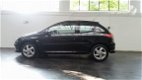 Peugeot 206 - 1.6-16V GENTRY PREMIUM Leer, weinig echte KM NAP, Clima, 5DRS, APK , DEALER - 1 - Thumbnail