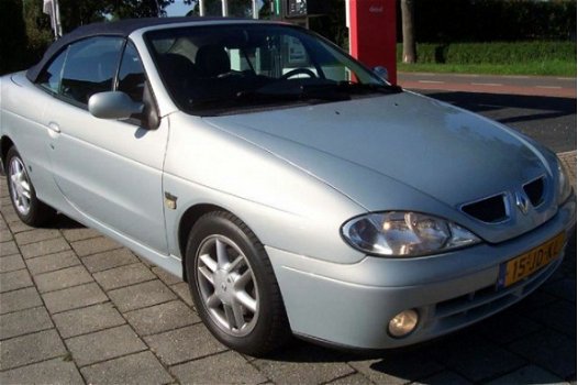 Renault Mégane Cabrio - Supernette auto.Automaat.Airco. Leder.Elektr kap.Apk tot 16-03-2020 - 1