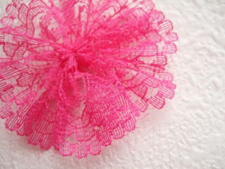 Lieve kanten rozet ~ 5,5 cm ~ Fuchsia roze - 2