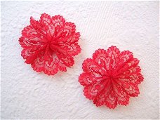 Lieve kanten rozet ~ 4 cm ~ Rood