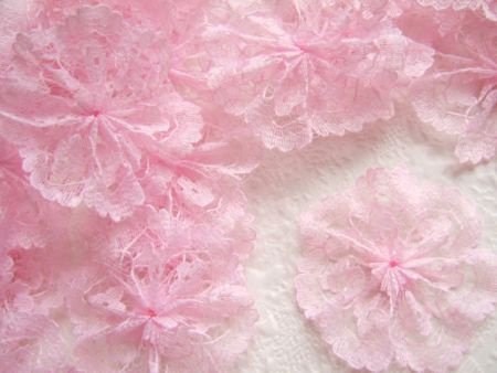 Lieve kanten rozet ~ 4 cm ~ Licht roze - 2