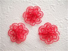 Lieve kanten rozet ~ 3 cm ~ Rood