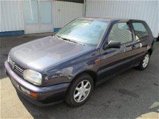 Volkswagen Golf - 1.9 TD