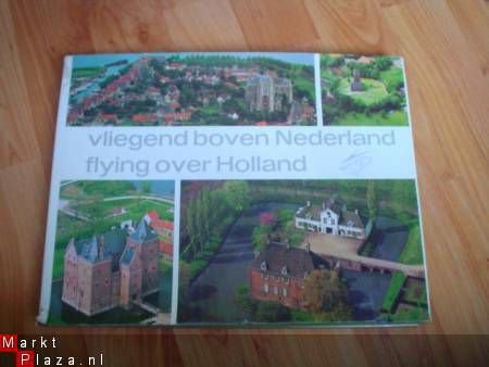 Vliegend boven Nederland met inleiding door A. Viruly - 1