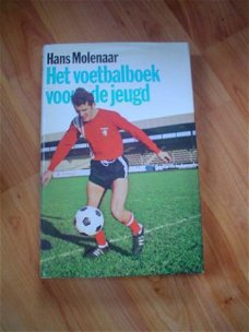 Het voetbalboek voor de jeugd door Hans Molenaar