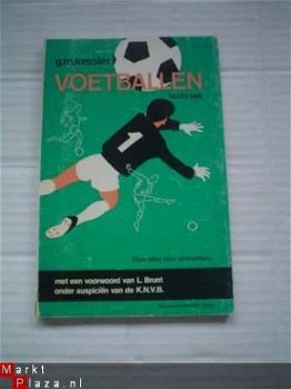 Voetballen, techniek door G.M. Kessler - 1