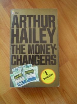 The moneychangers by Arthur Hailey - 1