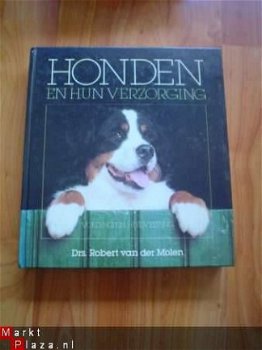Honden en hun verzorging door Robert van der Molen - 1