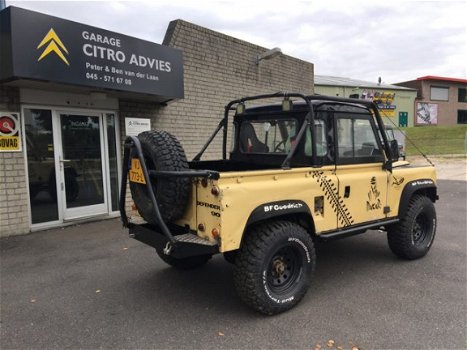 Land Rover Defender - 90 90 pick up grijskenteken van 10675 nu voor 9750 - 1