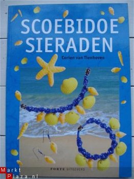 hobbyboekje scoebidoe sieraden uit 2004 nieuwstaat - 1