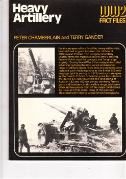 Heavy artillery by Peter Chamberlain & Terry Gander - 1