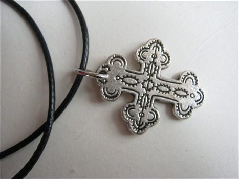 ketting zwart leer met keltisch kruis cross kruisje zilverkleur - 1