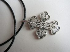 ketting zwart leer met keltisch kruis cross kruisje zilverkleur