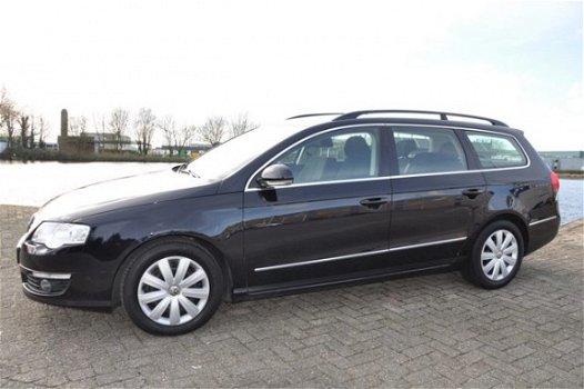 Volkswagen Passat Variant - 2.0 TDI COMFORTLINE BLUEMOTION Cruise control, trekhaak - 1