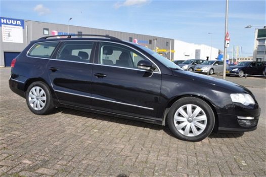 Volkswagen Passat Variant - 2.0 TDI COMFORTLINE BLUEMOTION Cruise control, trekhaak - 1