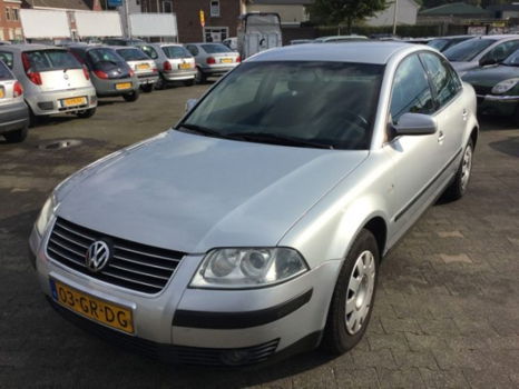 Volkswagen Passat - 2.0 Comfortline, BJ 2001, CLIMA - 1