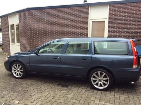 Volvo V70 - 2.4 D5 Edition II - 1