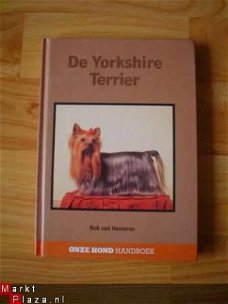 De yorkshire terrier door Rob van Hesteren