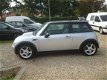 Mini Mini Cooper - 1.6 16V weinig km nederlands auto zeer mooi. Dit is een Youngtimer dus geen bij t - 1 - Thumbnail