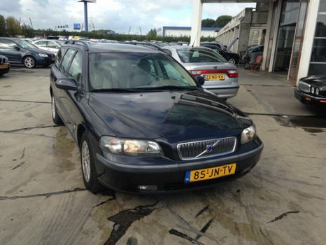 Volvo V70 - 2.4 D - 1