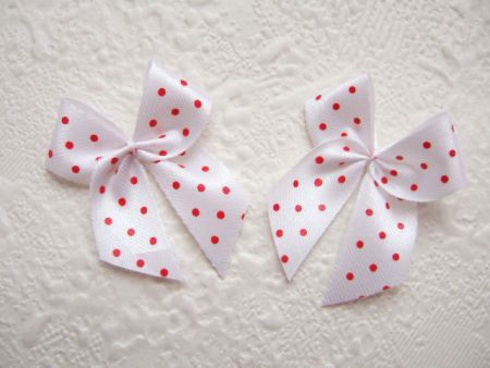 Lief satijnen polkadots strikje ~ Wit / Rood - 2