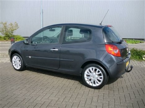 Renault Clio - 1.4-16V Team Spirit - 1