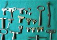 Nieuwe , oude en antieke sleutels en krukken no 5. - 3 - Thumbnail