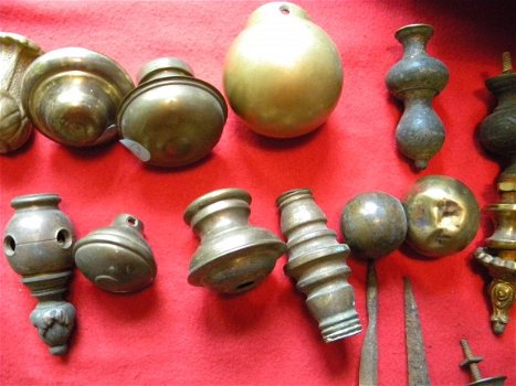 Antieke, oude en nieuwe koperen en bronzen kastknoppen no 4. - 3