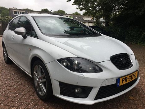 Seat Leon - FR 2.0 TDI 106DKM/ XENON/NAVI /HALF LEDEREN BEKLEDING/ PDC ETC ETC - 1