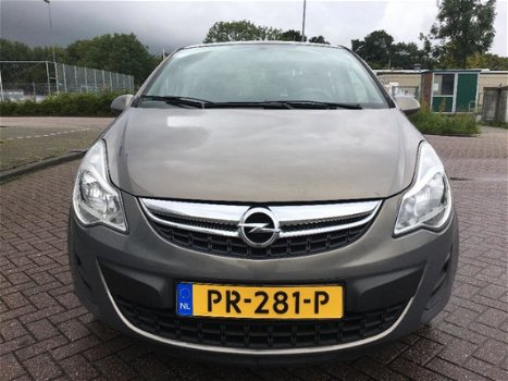 Opel Corsa - 1.2 Benzine 5 deurs met maar 60DKM - 1