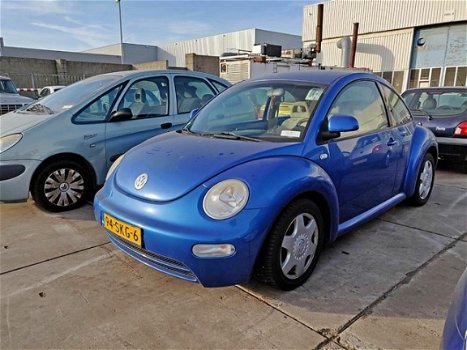 Volkswagen New Beetle - 2.0 Highline - 1