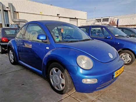 Volkswagen New Beetle - 2.0 Highline - 1