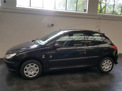 Peugeot 206 - 1.1 X-DESIGN Nette dealer auto NAP APK Clima - 1