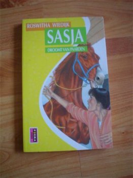Sasja droomt van paarden door Roswitha Wiedijk - 1