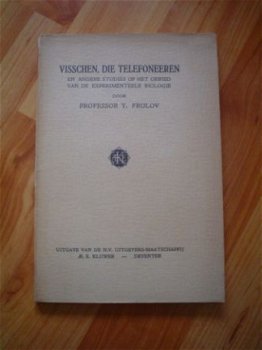 Visschen, die telefoneeren door prof. Y. Frolov - 1