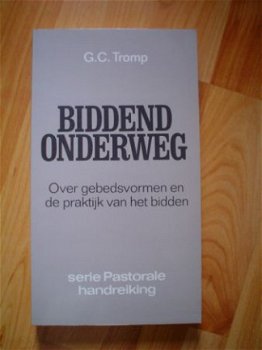 Biddend onderweg door G.C. Tromp - 1