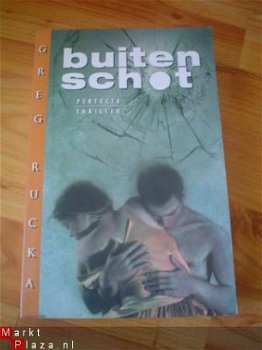 Buiten schot door Greg Rucka - 1