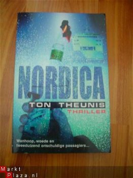 Nordica door Ton Theunis - 1