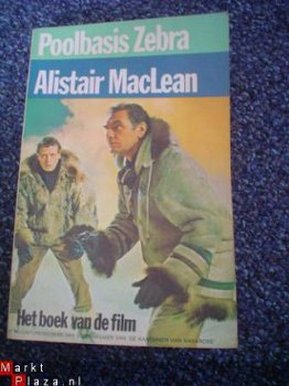 Poolbasis Zebra door Alistair MacLean - 1