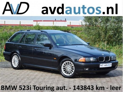 BMW 5-serie Touring - 523i Executive automaat APK 30-08-2020 / Zwart lederen bekleding / sportstoele - 1