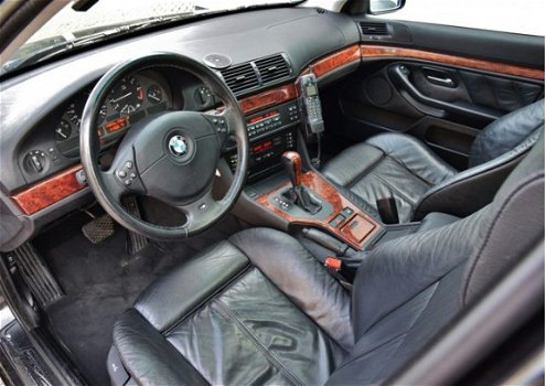 BMW 5-serie Touring - 523i Executive automaat APK 30-08-2020 / Zwart lederen bekleding / sportstoele - 1