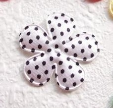 Satijnen polkadots bloem ~ 3,5 cm ~ Wit / zwart