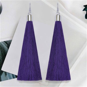 lange ibiza earrings kwast oorbellen paars met goud afwerking 1001oorbellen - 2