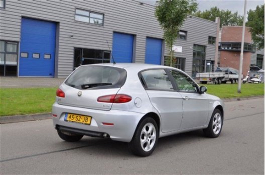 Alfa Romeo 147 - 1.9 JTD PROGRESSION, LEER/CRUISE 5-DEURS - 1