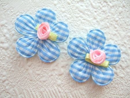 Geruite bloem met roze satijnen roosje ~ 3 cm ~ Blauw - 1