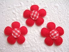 Vilt bloemetje met ruitjes hart ~ 2,5 cm ~ Rood