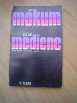 Uit Mokum en de mediene door H. Beem - 1