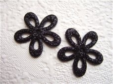 Opengewerkt glinster bloemetje ~ 2,5 cm ~ Zwart